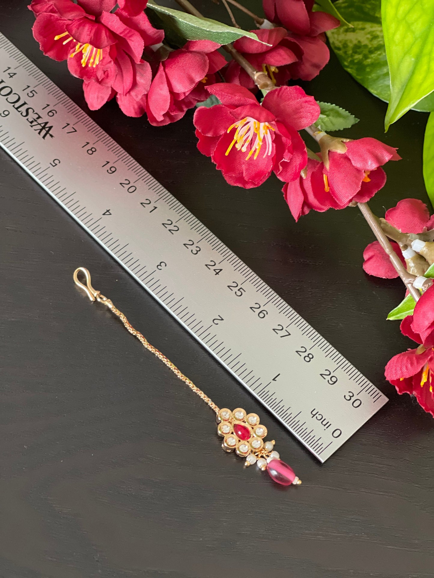Simple cute small kundan tikka/ Maangtikka / temple jewelry/ Chutti/ South Indian jewelry/ Gold tikka / CZ tikka