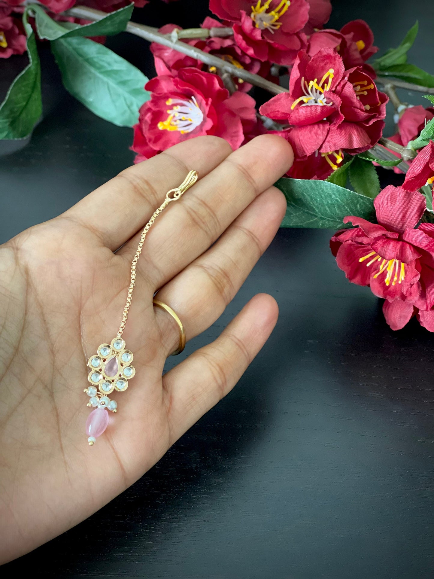 Simple cute small kundan tikka/ Maangtikka / temple jewelry/ Chutti/ South Indian jewelry/ Gold tikka / CZ tikka